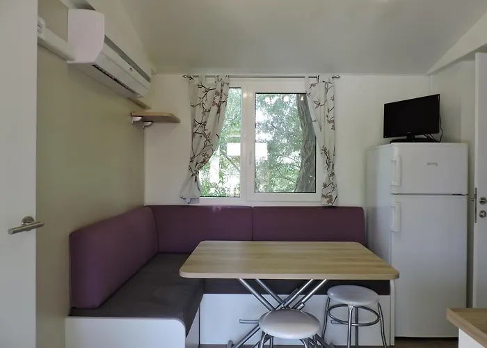 Reno Village * カザル・ボルセッティ