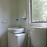 مكان تخييم Reno Village *
