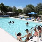 مكان تخييم Reno Village كاسال بورسيتي