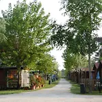 Kemping Reno Village *